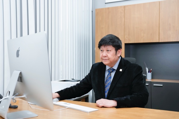 hongming zhang chair professor